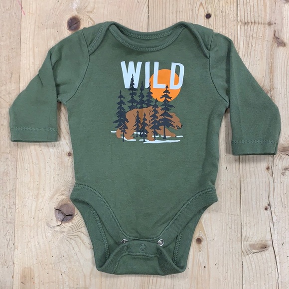 Baby Boy Lot- 0-3 Mo. Carters Incl. Old Navy Brand- 4 shirts-2 pants-1 pr socks - Picture 6 of 17